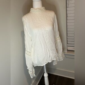 Chic Ivory Lace Women's Blouse